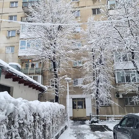 Thomas' Place Central -100M Parc Si Metrou Tineretului Bucharest Exterior photo